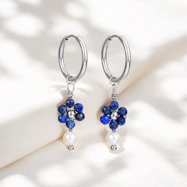 Brincos de Argola com Lápis-Lazúli Prateado e Flor de Pérola