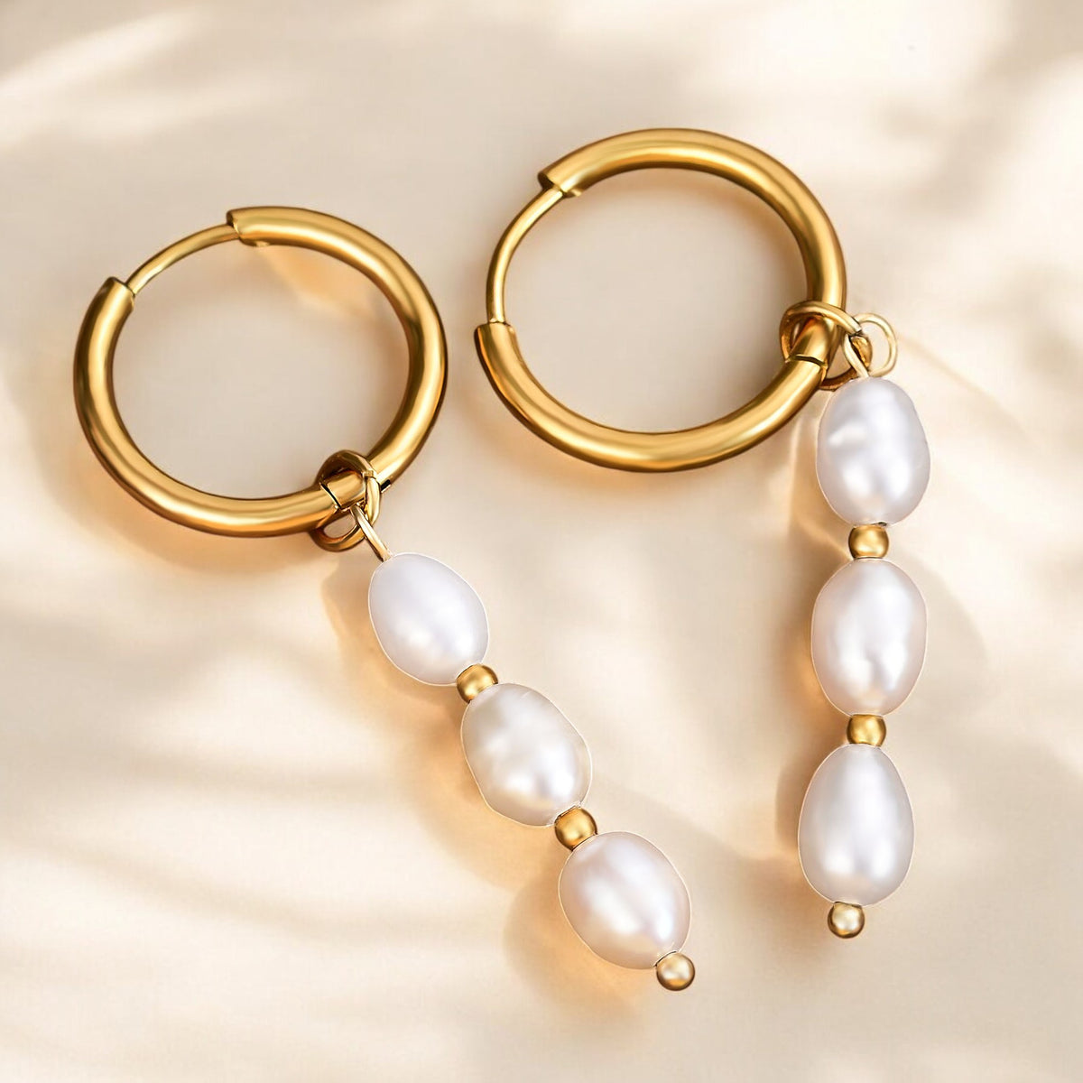 Brincos de Argola com Pérola em Cascata Lustrosa