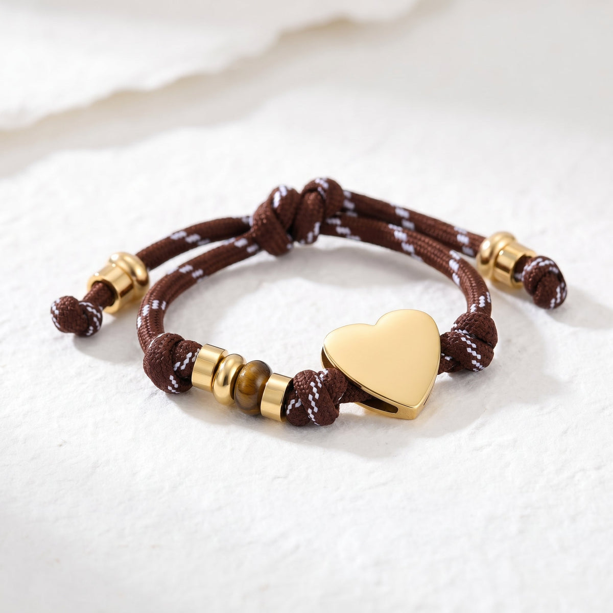 Pulseira de cordão com nó do amor