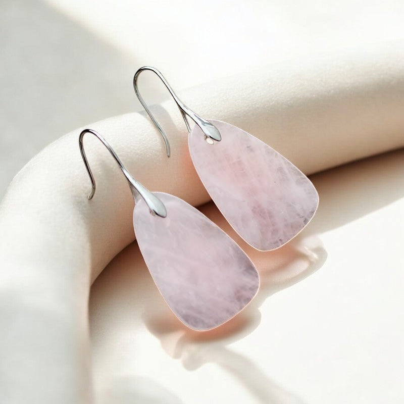 Brincos pendentes de proteção em quartzo rosa
