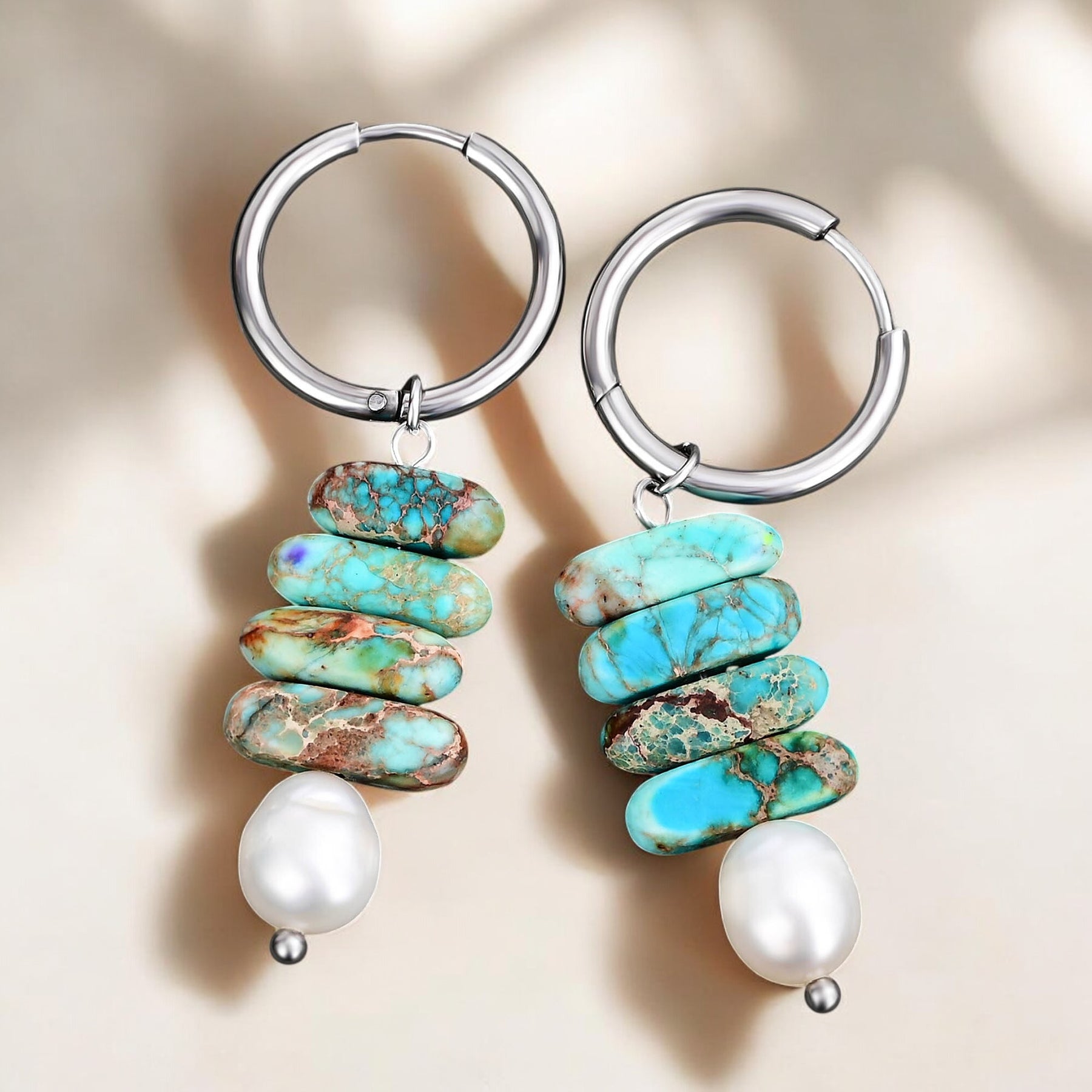 Brincos de Argola Ocean Bliss em Pérola e Jaspe Turquesa