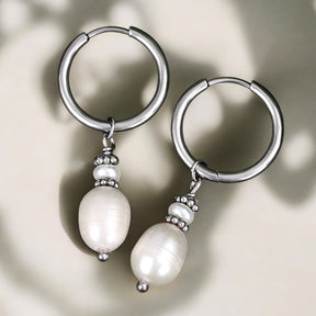 Brincos de Argola Elegância Pérola Prateada
