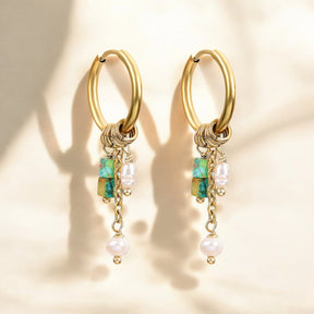Brincos de Argola com Pendente de Flor de Lima Dourada