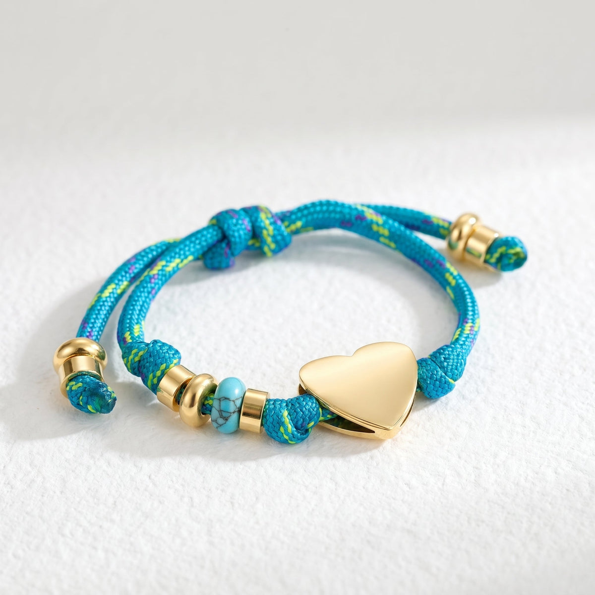 Pulseira de cordão com nó do amor