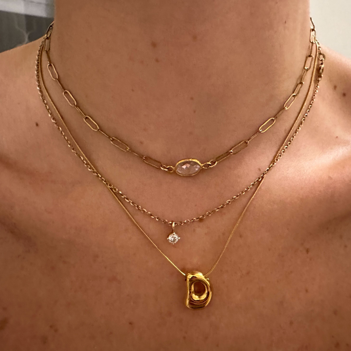Colar com Inicial em Letra Bolha Golden Glow