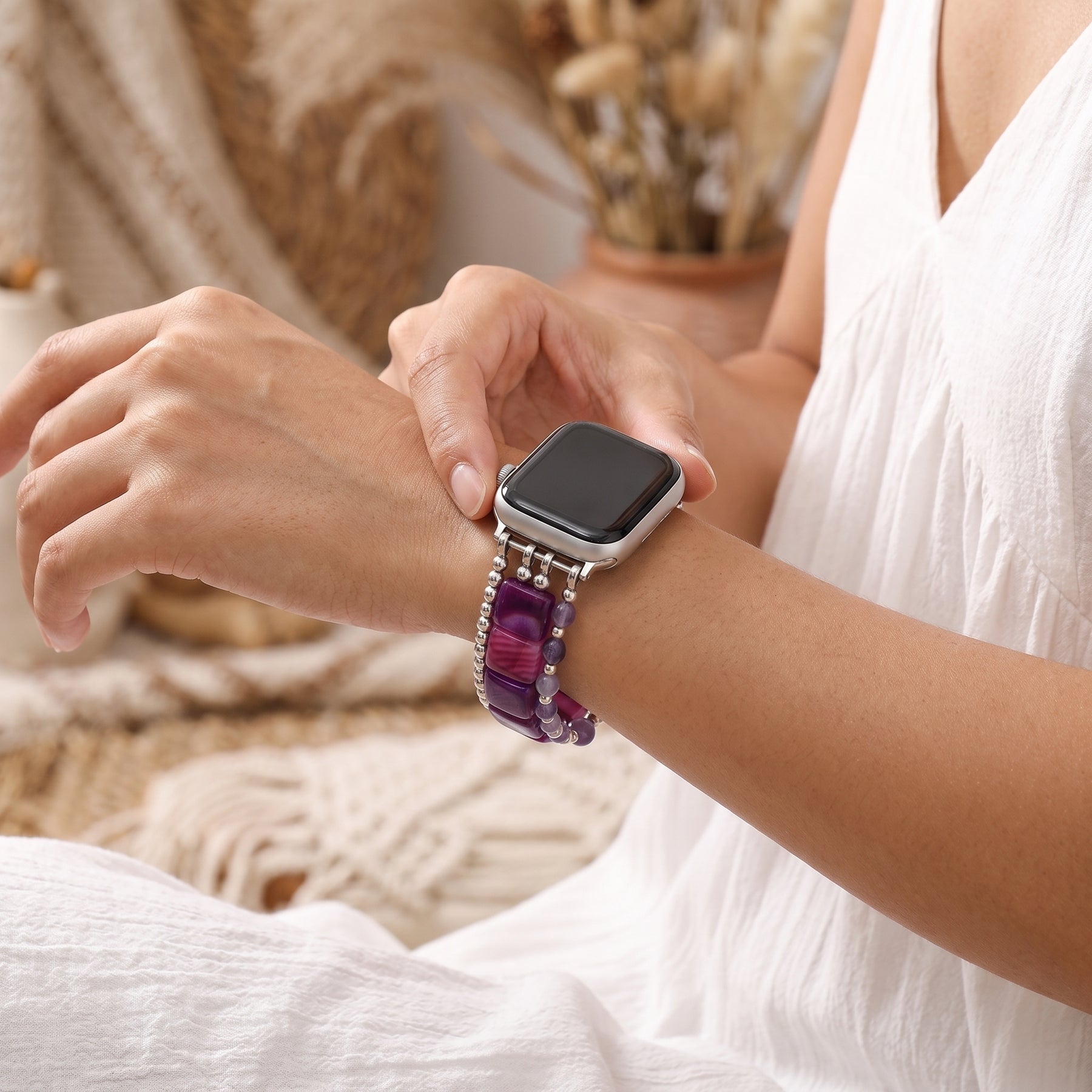 Bracelete elástica para Apple Watch em cornalina Desert Flame, prateada